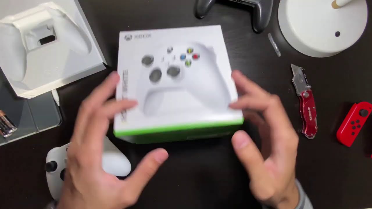 Xbox Series X/Xbox Series S controller unboxing