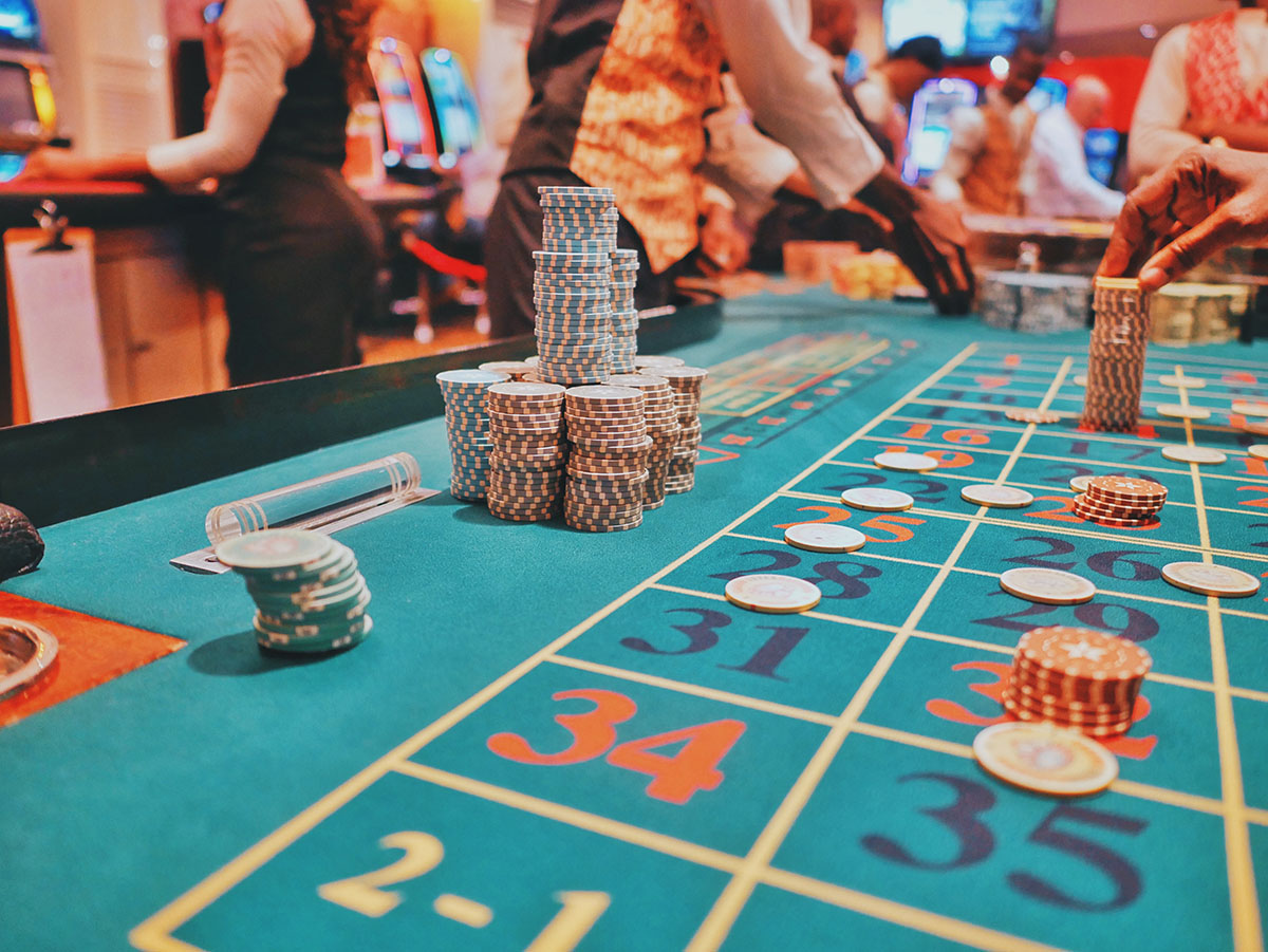 Can online casinos really compete with the real life experience?