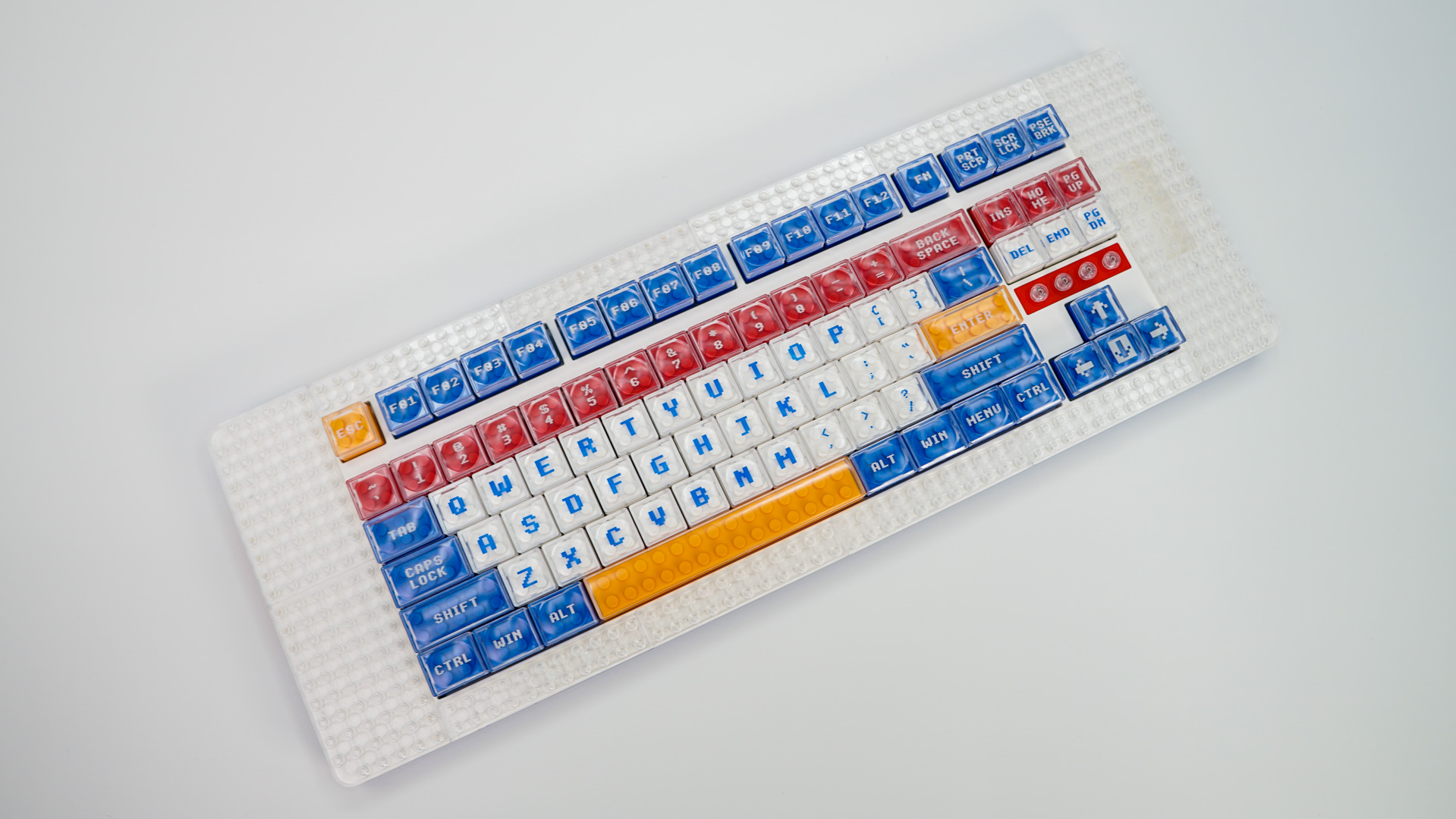 MelGeek Pixel Lego-Themed Mechanical Keyboard