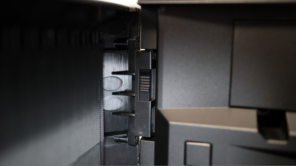 SilverStone CS382
