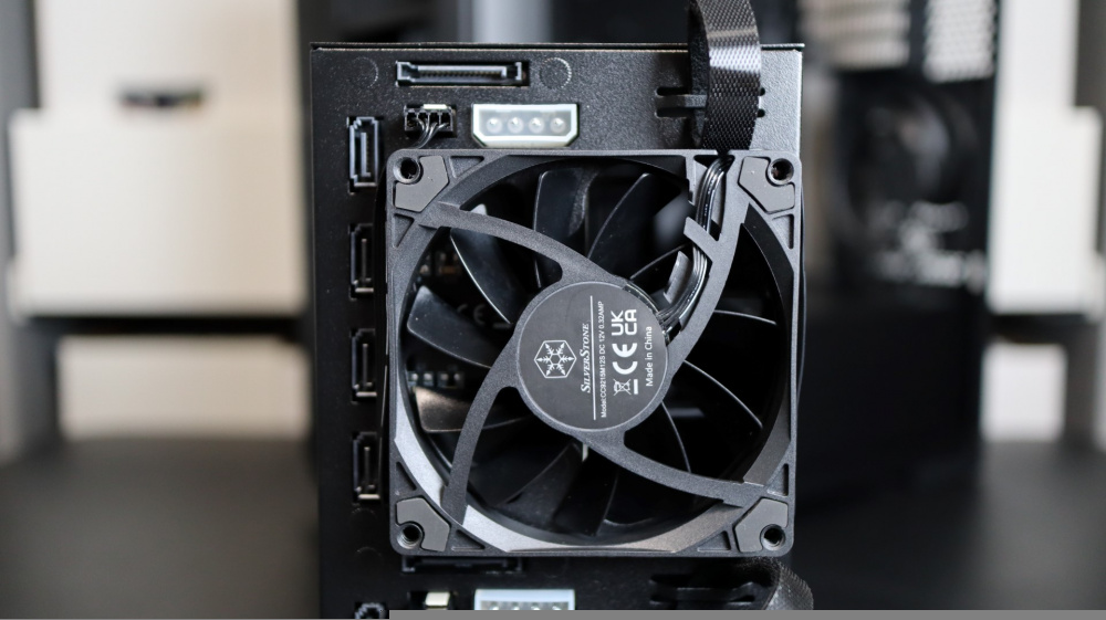 SilverStone CS382