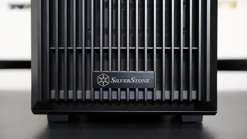SilverStone CS382