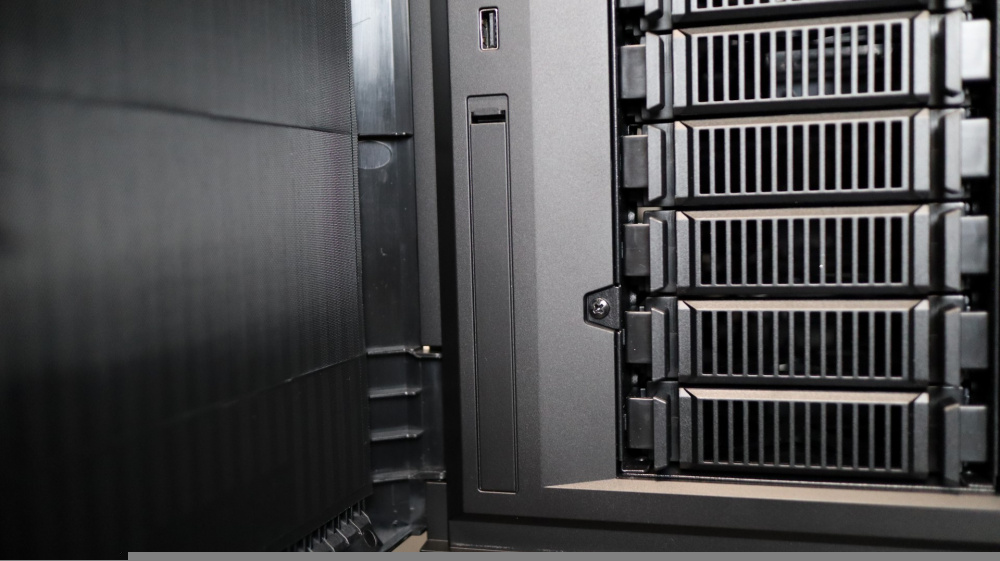 SilverStone CS382