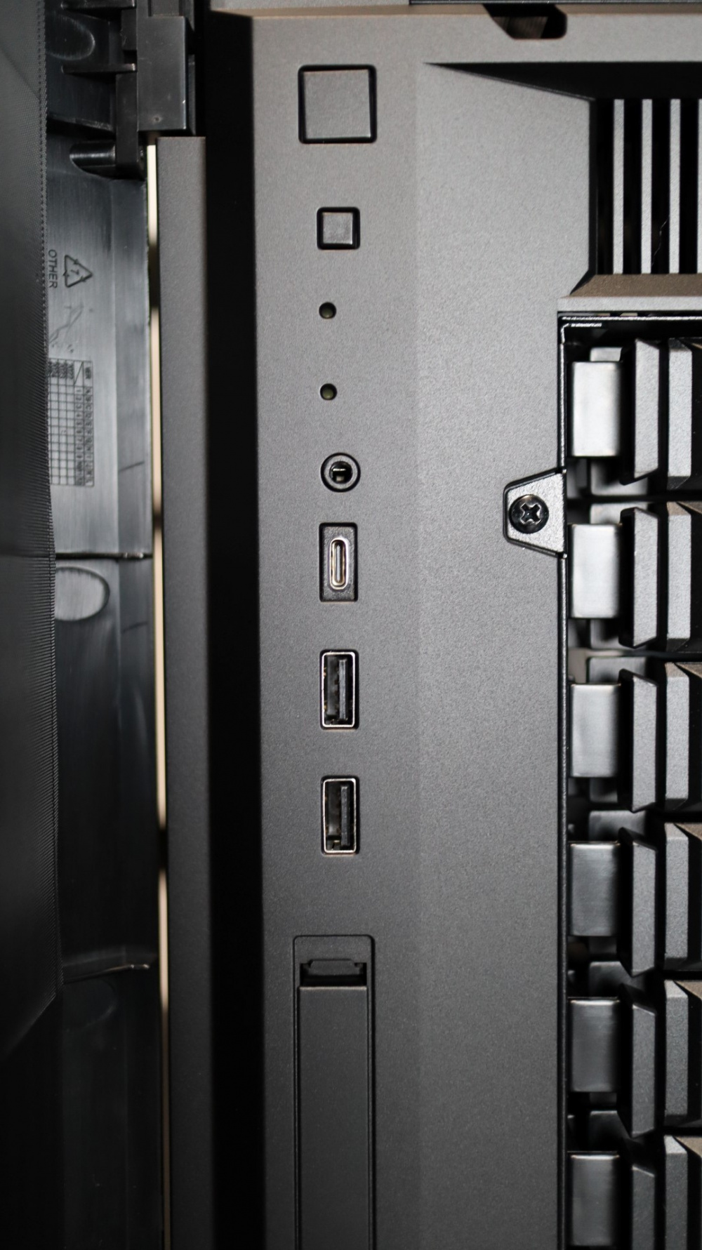 SilverStone CS382