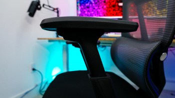 FlexiSpot C7 Ergonomic Office Chair