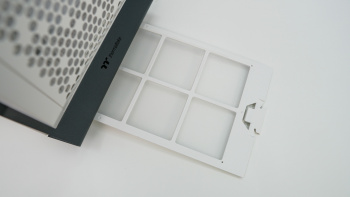 Thermaltake Ceres 300 TG ARGB Case