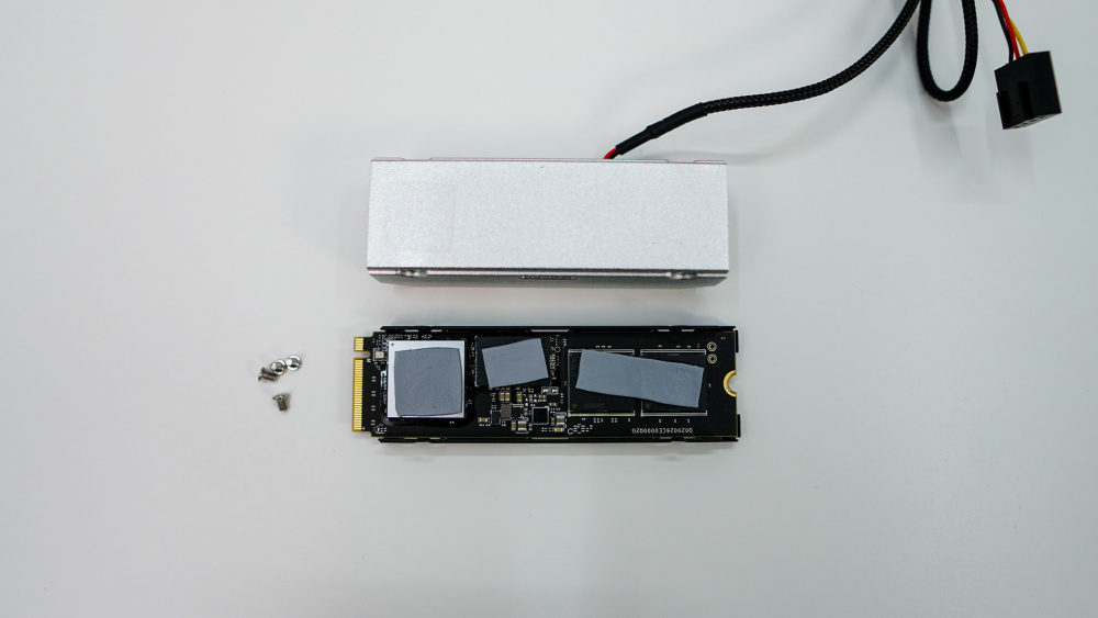 Phison PS5026-E26 "Max14um" Solid State Drive