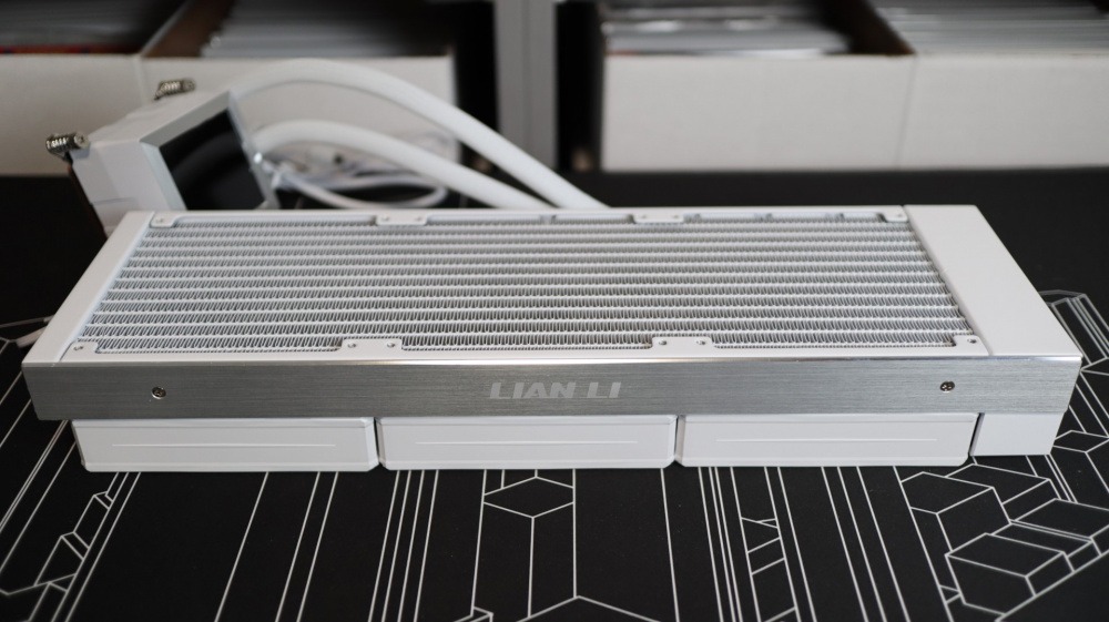 Lian Li HydroShift LCD 360S