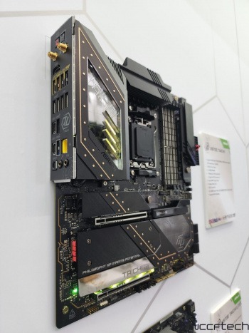 ASRock X870E Taichi