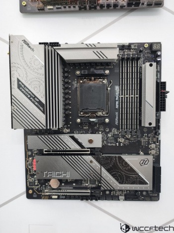 ASRock X870E Taichi LITE