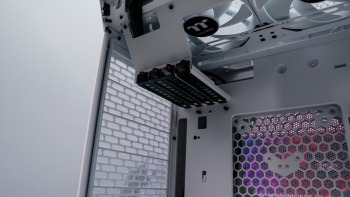 Thermaltake The Tower 300 Case