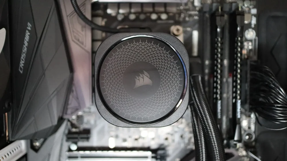 iCUE LINK TITAN 360 RX RGB