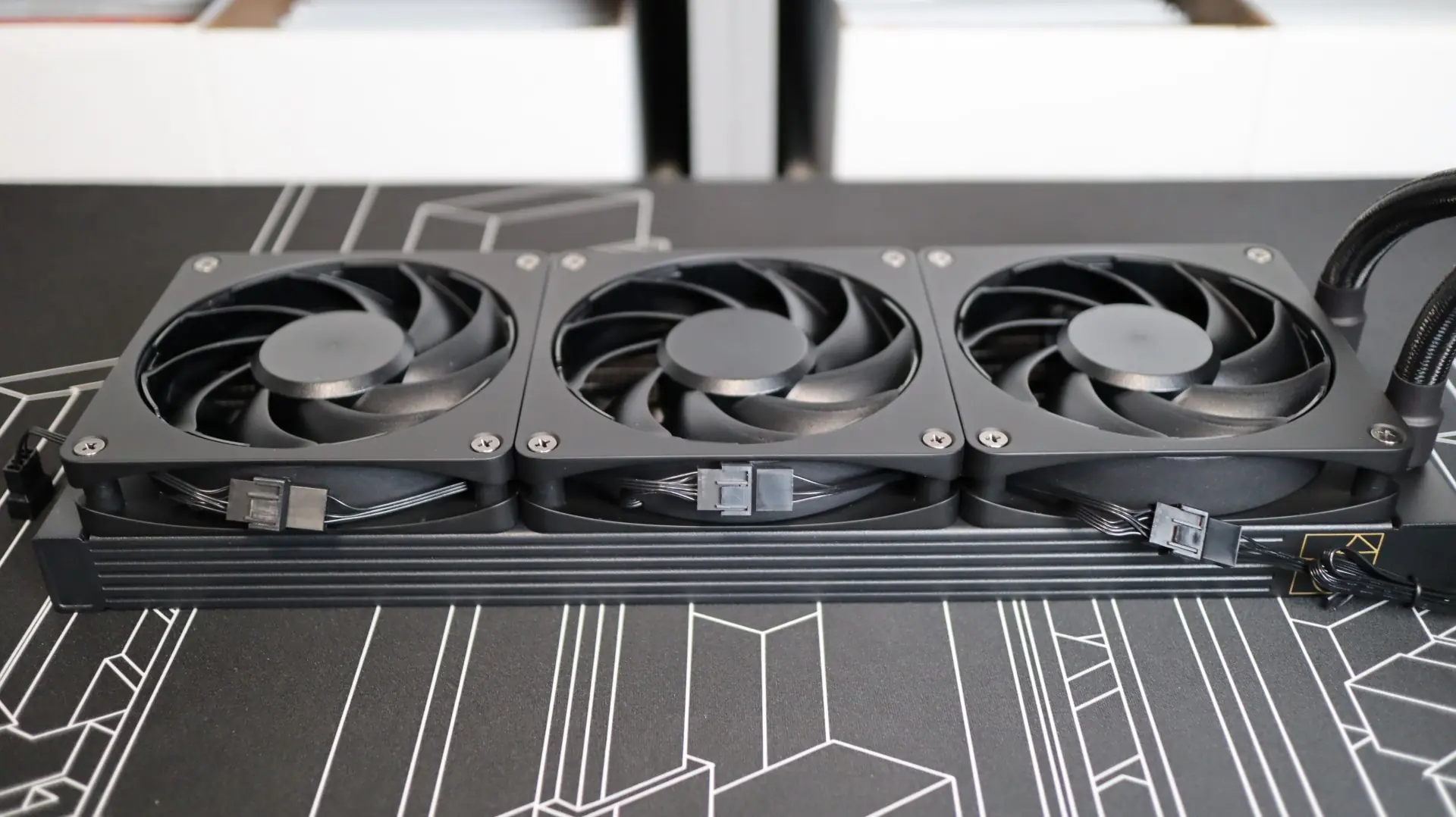 ASUS ProArt PF120 : le ventilateur le plus classe du marché