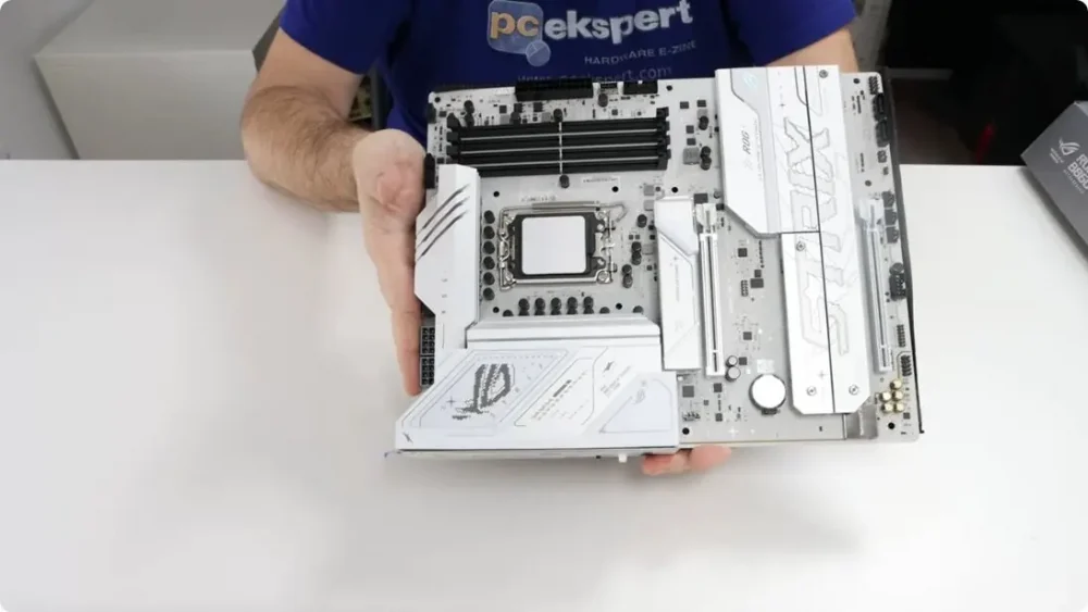 ASUS ROG Strix B860 A 1