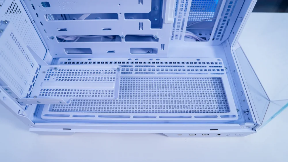 MSI MAG Pano 100L PZ Case