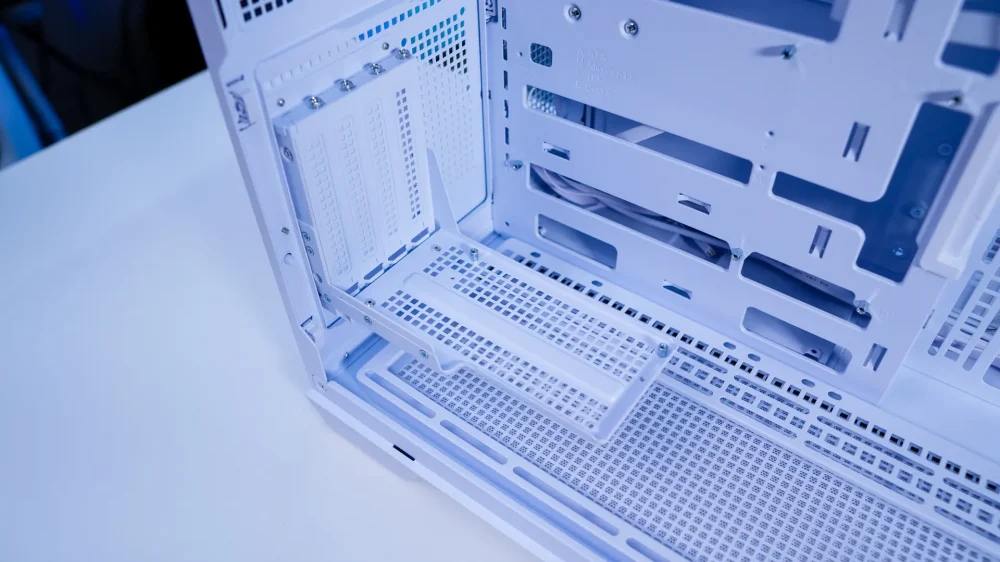 MSI MAG Pano 100L PZ Case