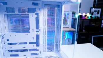MSI MAG Pano 100L PZ Case