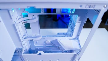 MSI MAG Pano 100L PZ Case