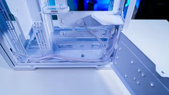 MSI MAG Pano 100L PZ Case